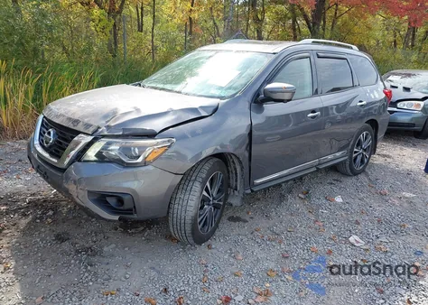 2017 Nissan Pathfinder Platinum z USA, uszkodzony, nr VIN 5N1DR2MM5HC620655